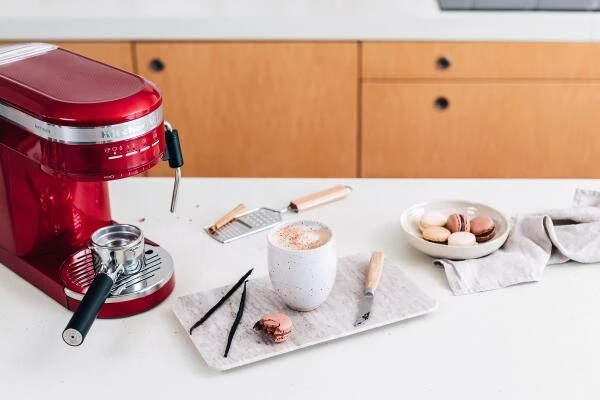 KitchenAid Halbautomatische Espressomaschine ARTISAN In Liebesapfelrot – Bild 9